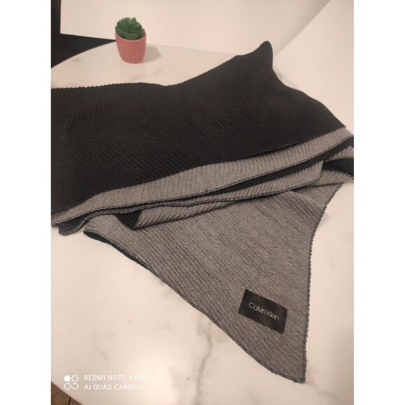 Calvin Klein Reversible Gray & Black Long Knit Scarf Wrap Shawl Soft 96” - Picture 2 of 10